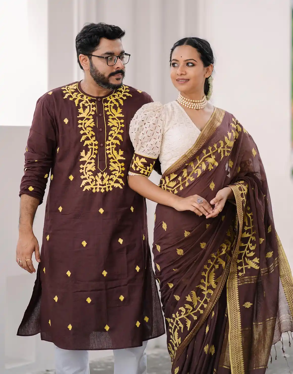 Priyo Bondhu Couple Set