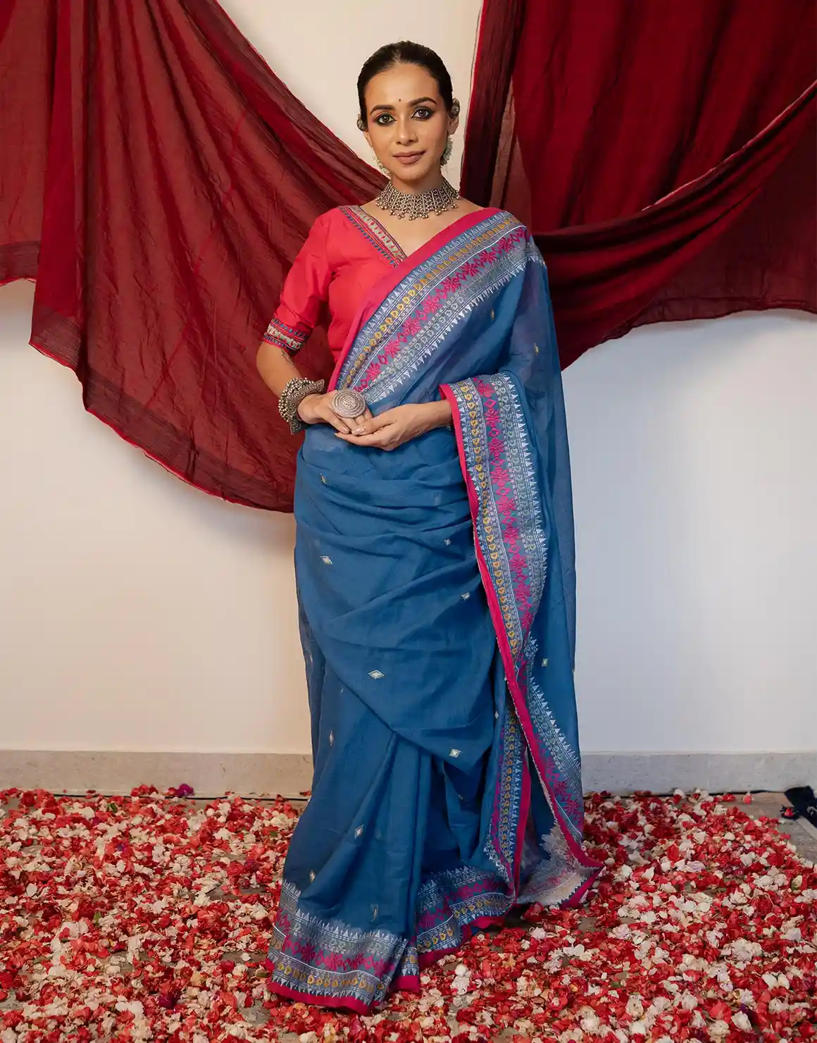 Nirjhar Saree