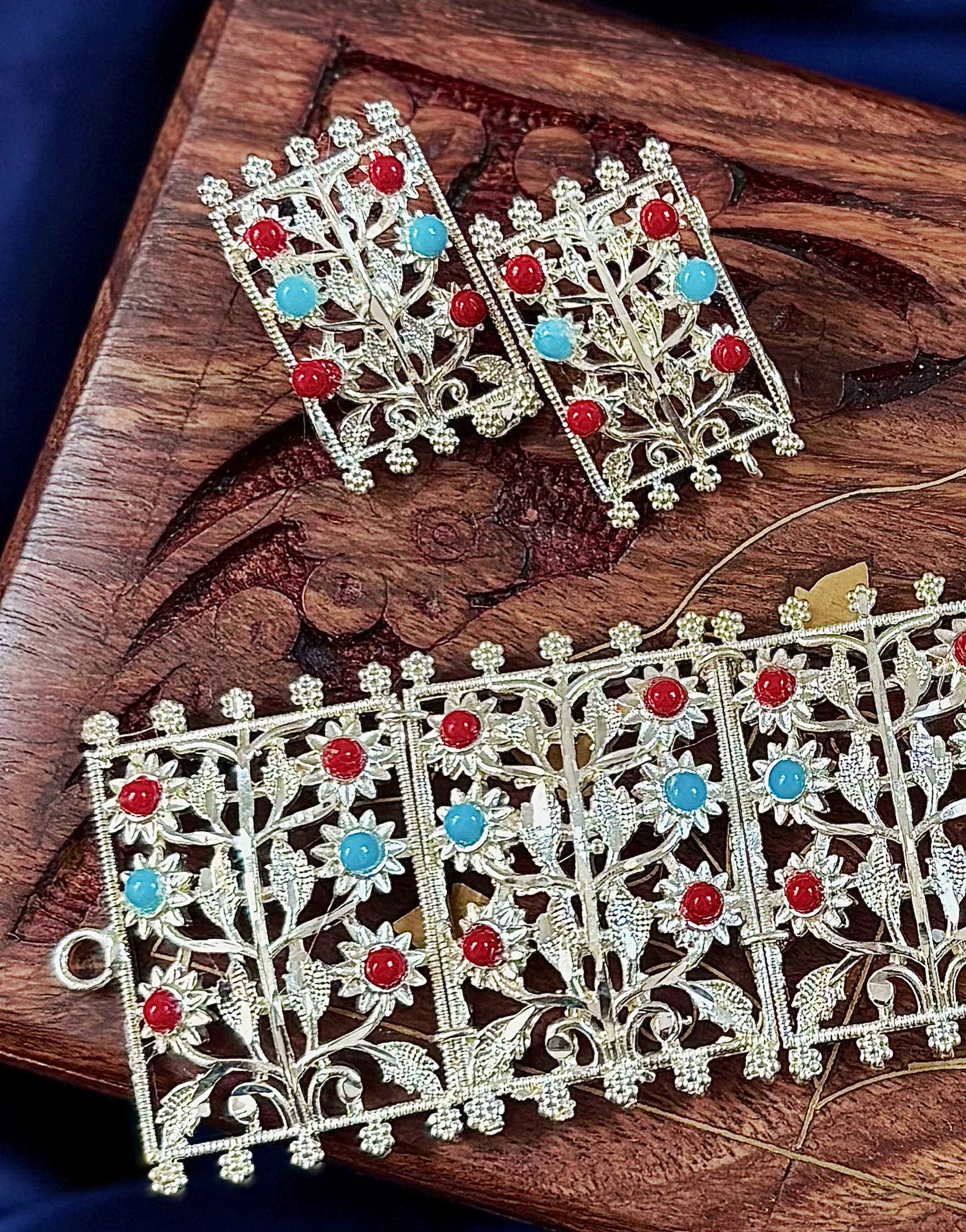 Pushpolota choker and stud